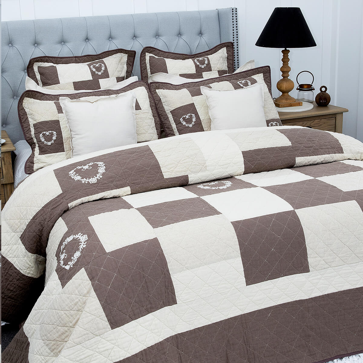 Rustic Cottage King Bedspread