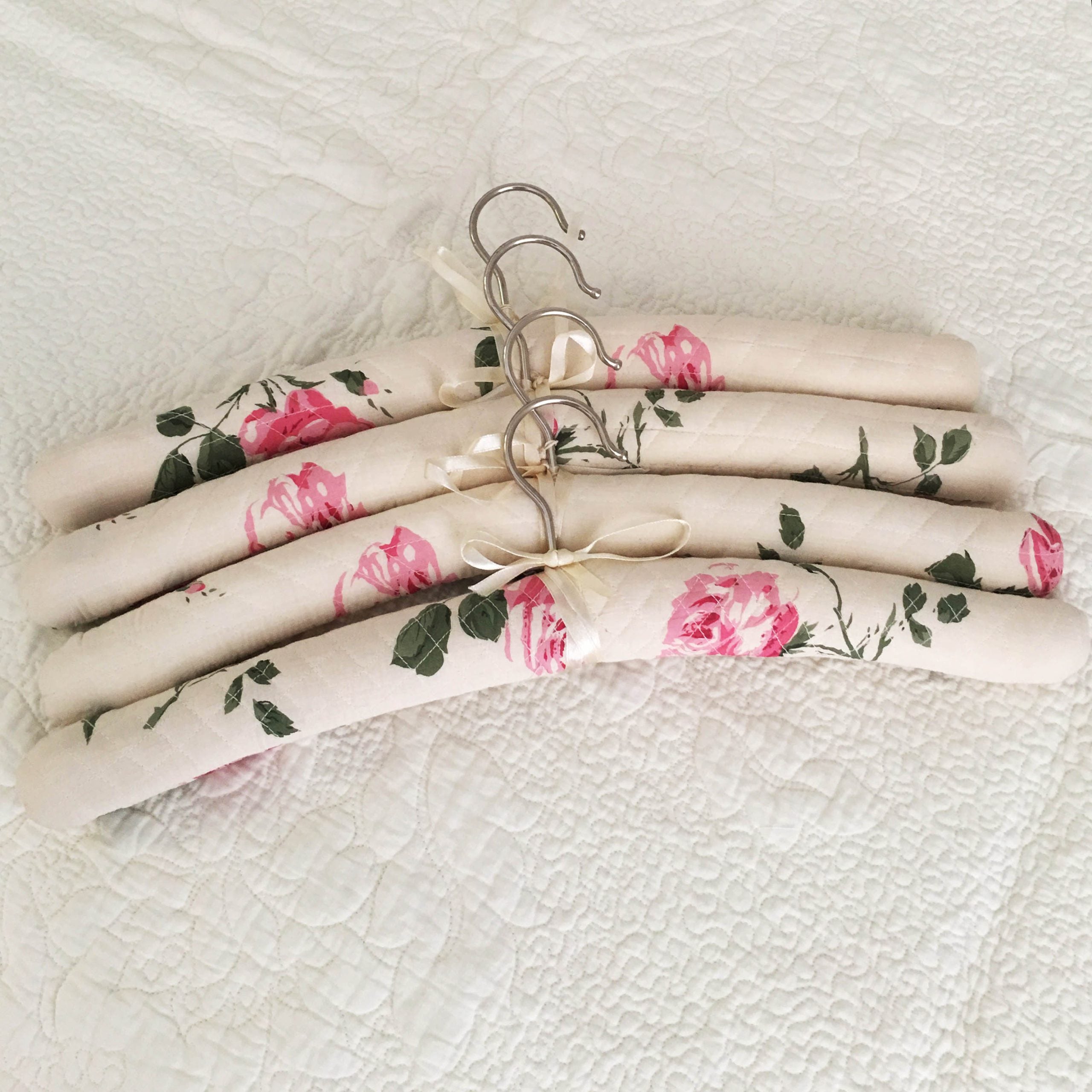 Set of 4 Coat Hangers Quilted - Ivory