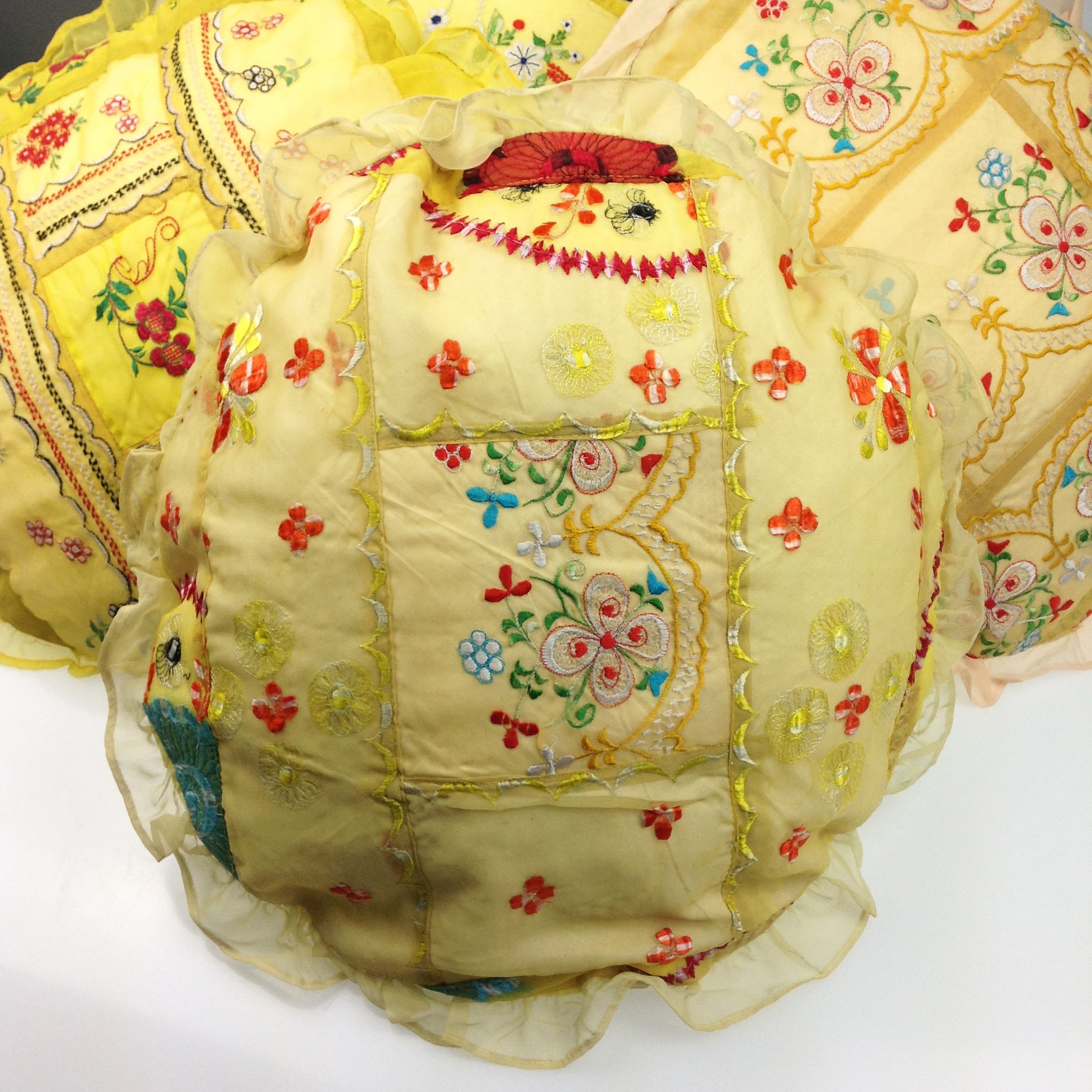 Round Pre-filled Cushion - Yellow