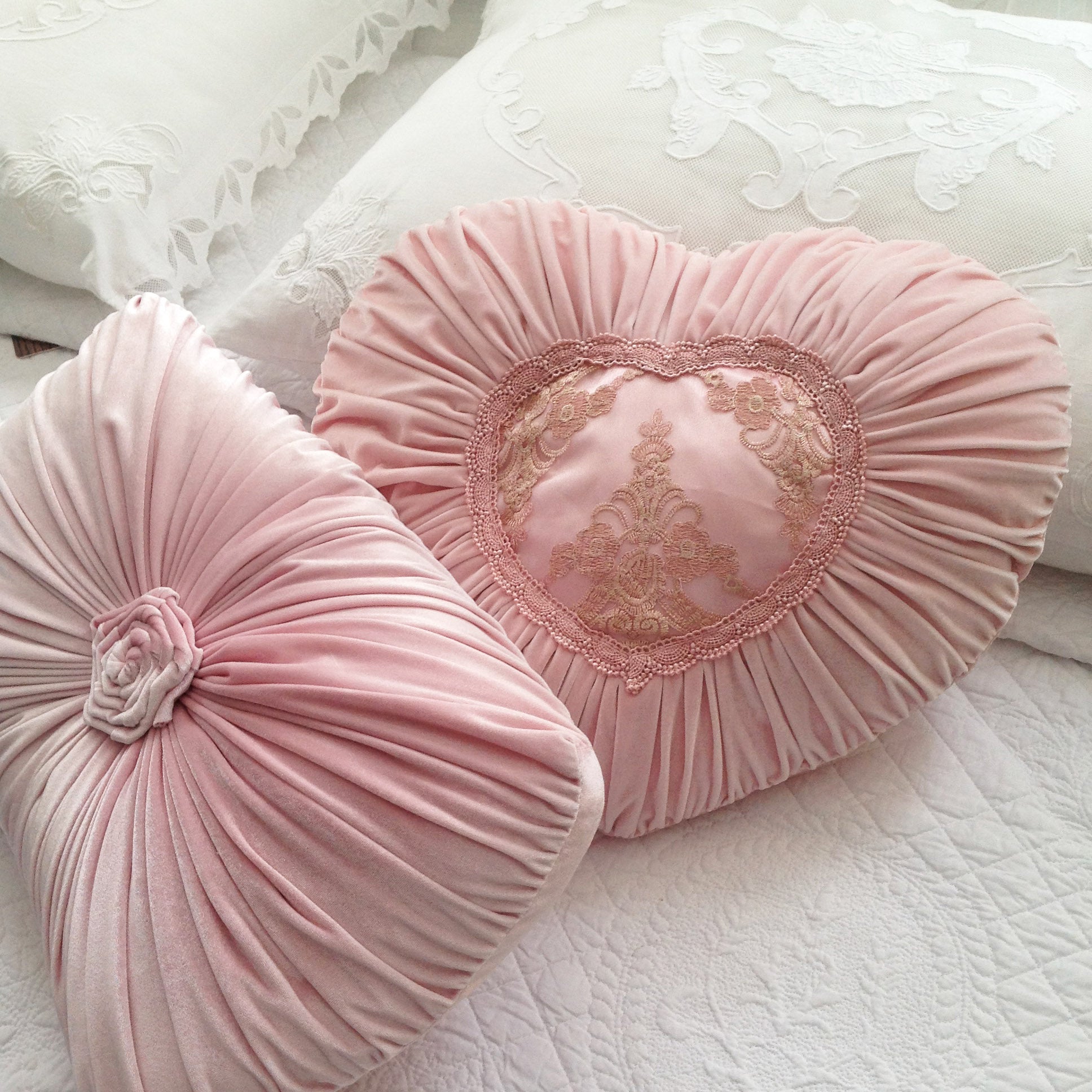 Lace Velour Heart Prefilled - Pink