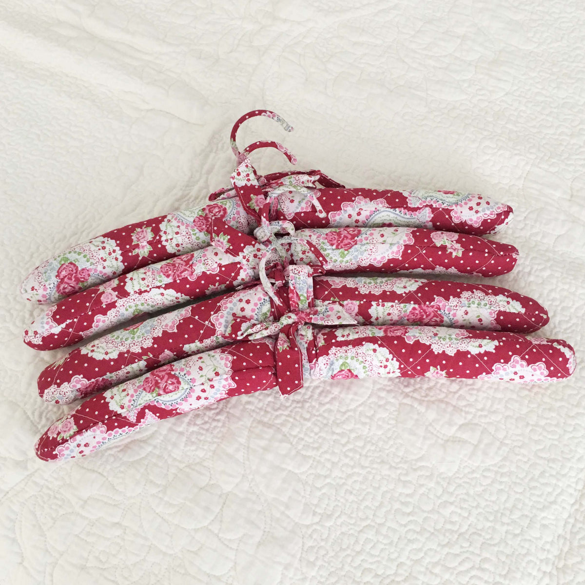 Set of 4 Coat Hangers Quilted