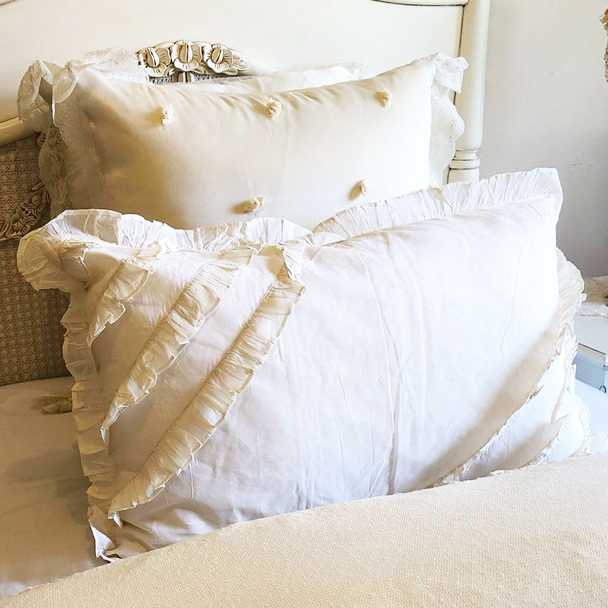 Laura Pillowcase - Ivory