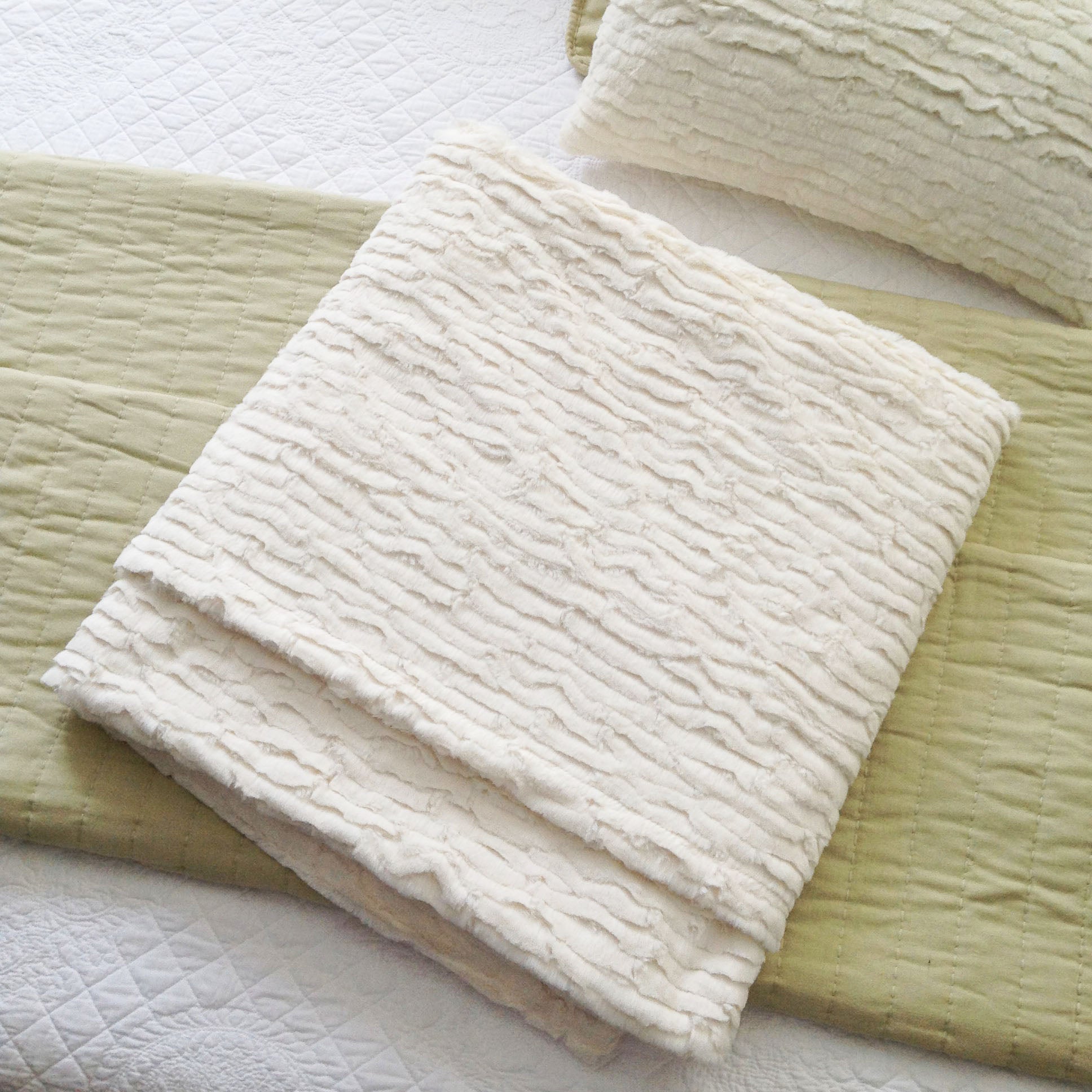Cloud Soft Throw Ivory