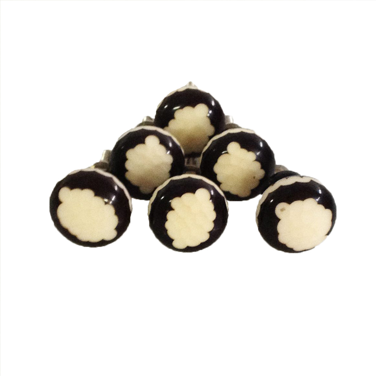 Black W Ivory 4cm