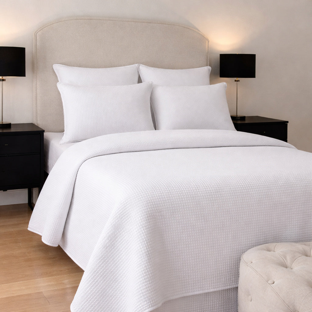 Lopez White Queen Set